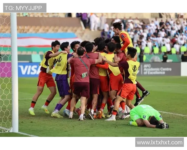 足球回归的热潮席卷全球球迷期待新赛季的精彩对决与激情时刻